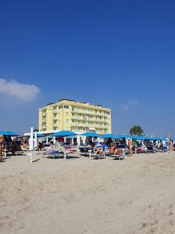 Giovanni In Romantic Adria On The Beach Apartment Лидо ди Помпоза Екстериор снимка